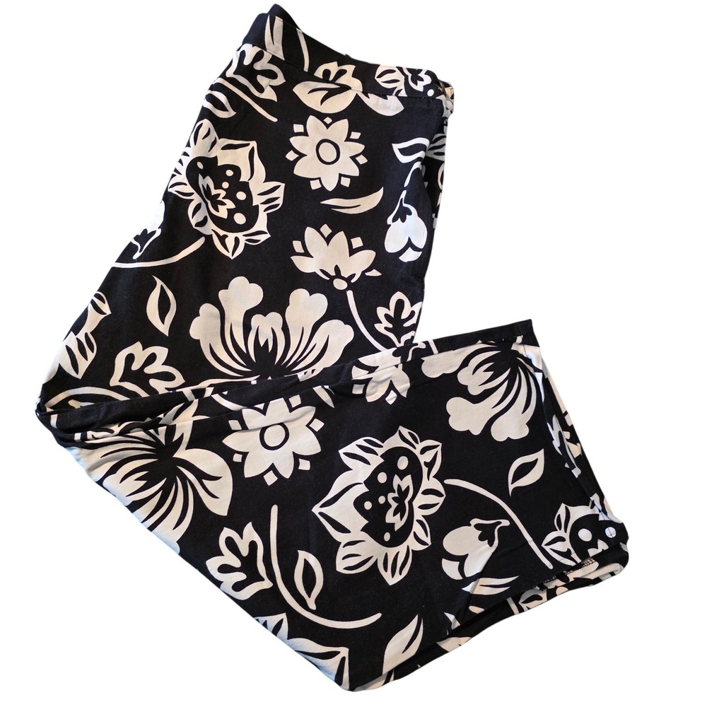 Mechant Womens XL Black White Floral Capri Pants Stretch Side Slit Cropped